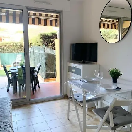 Apartment Studio Bord De Mer Avec Terrasse Et Jardin