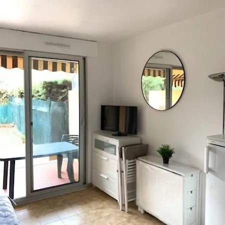 Studio Bord De Mer Avec Terrasse Et Jardin Appartement *