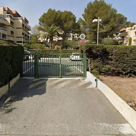 Appartement Studio Bord De Mer Avec Terrasse Et Jardin Saint-Raphaël